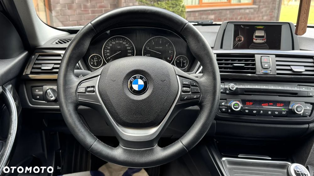 BMW Seria 3 316d Luxury Line EU6 - 25