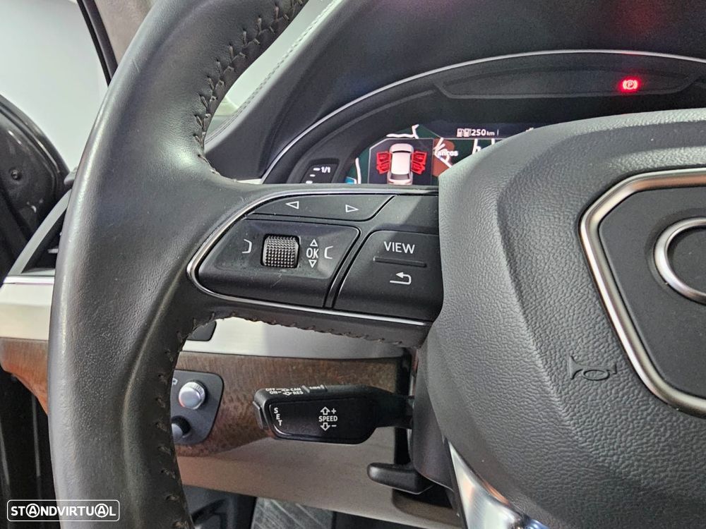 Audi Q7 3.0 TDI e-tron quattro tiptronic - 16
