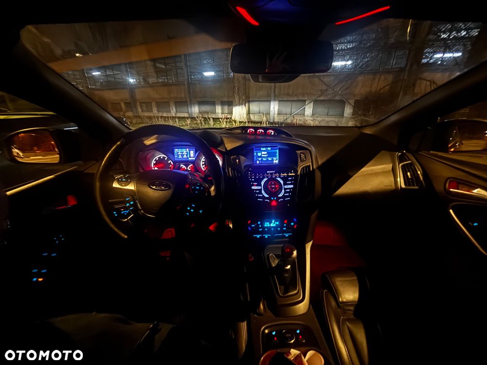 Ford Focus 2.0 EcoBoost ST mit Leder-Exclusiv-Paket - 27