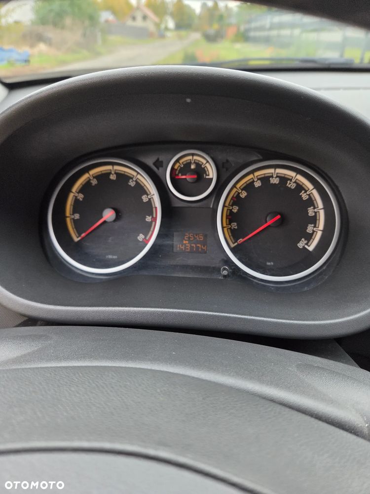 Opel Corsa 2011 photo 4