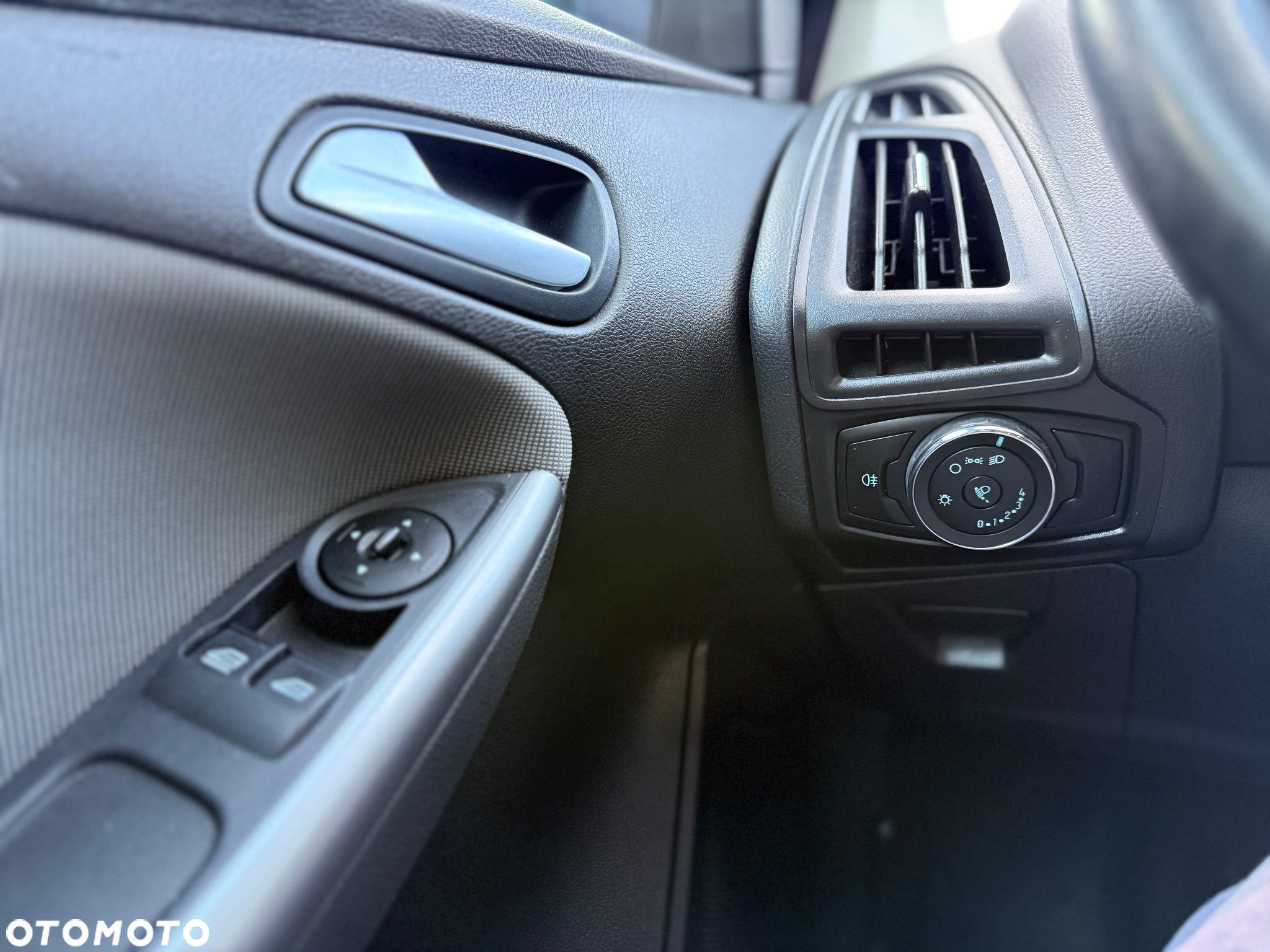 Ford Focus 1.0 EcoBoost Gold X (Edition) - 22