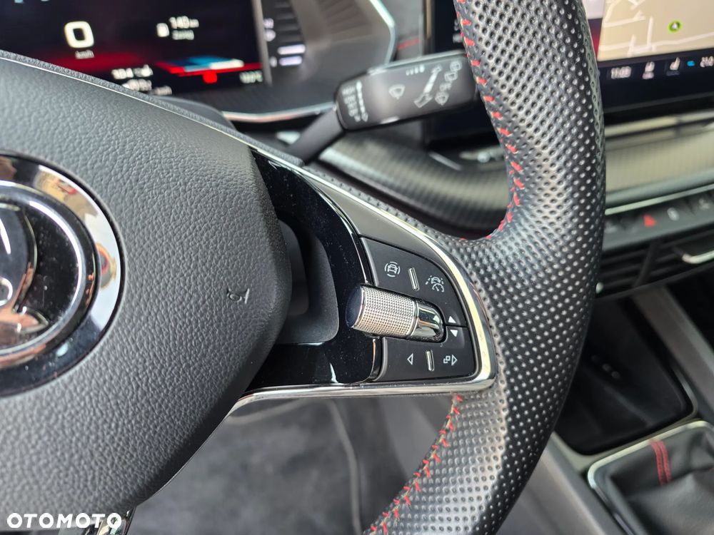 Skoda Octavia 2.0 TSI RS - 30