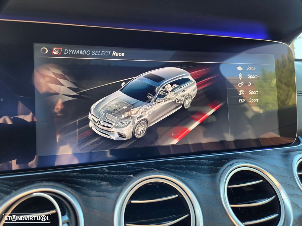 Mercedes-Benz E 63 AMG S 4-Matic+ - 37