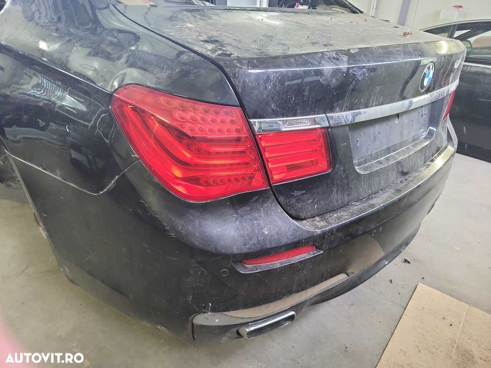 Capota portbagaj spate bmw seria 7 f01,f02,f03 pe negru - 3
