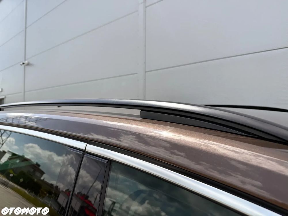 Volkswagen Sharan 2.0 TDI DPF BlueMotion Comfortline - 29