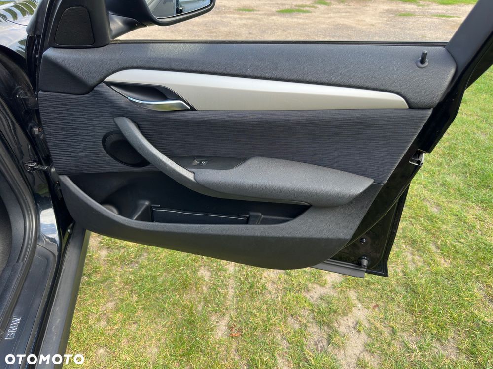 BMW X1 sDrive18d xLine - 28
