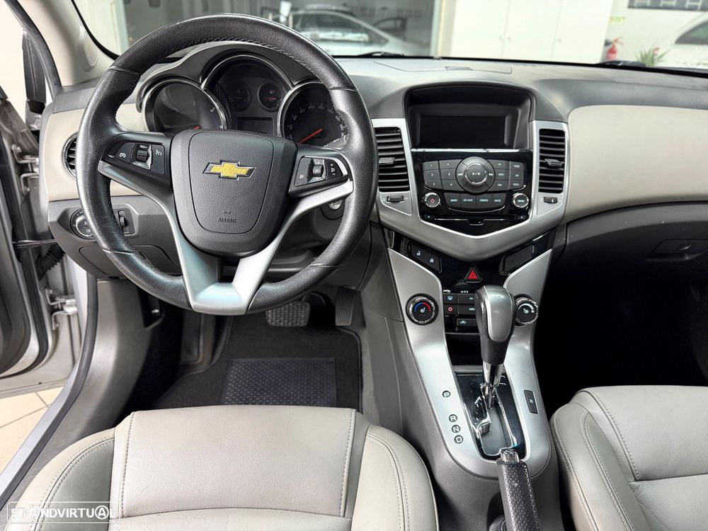 Chevrolet Cruze ver-2-0-auto-lt - 16