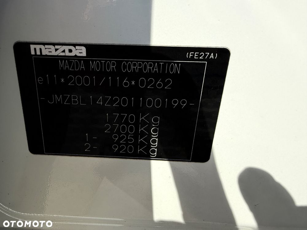 Mazda 3 1.6 Exclusive + - 17