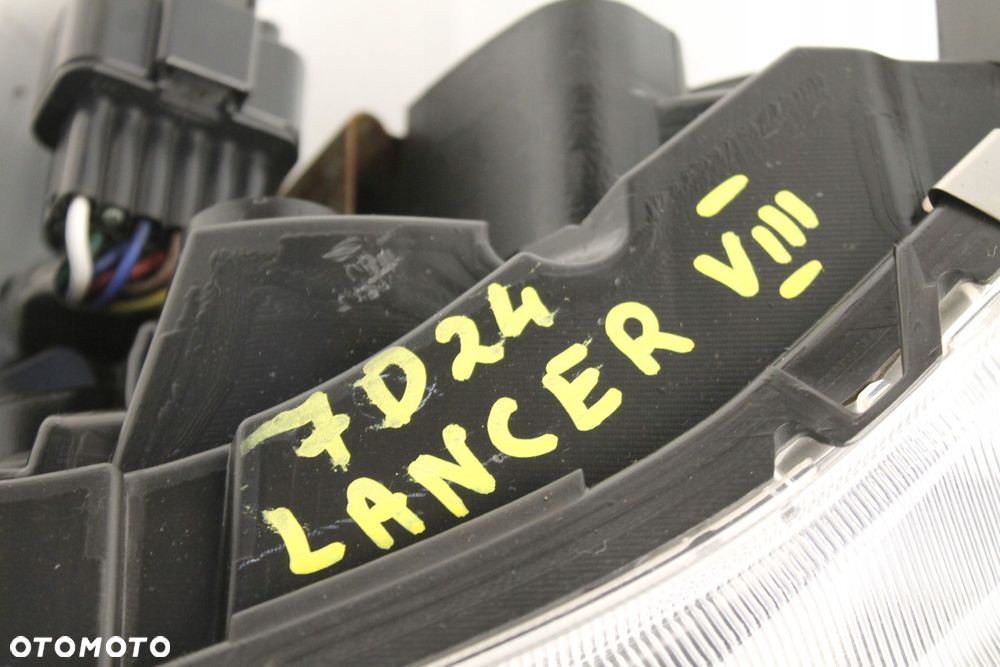 MITSUBISHI LANCER 8 VIII 07R- LAMPA LEWA REFLEKTOR LEWY PRZÓD - 9