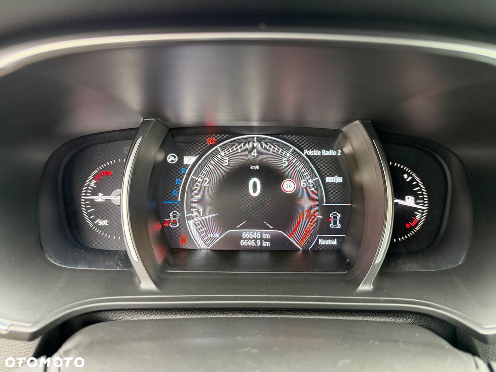 Renault Megane ENERGY TCe 205 EDC GT - 9