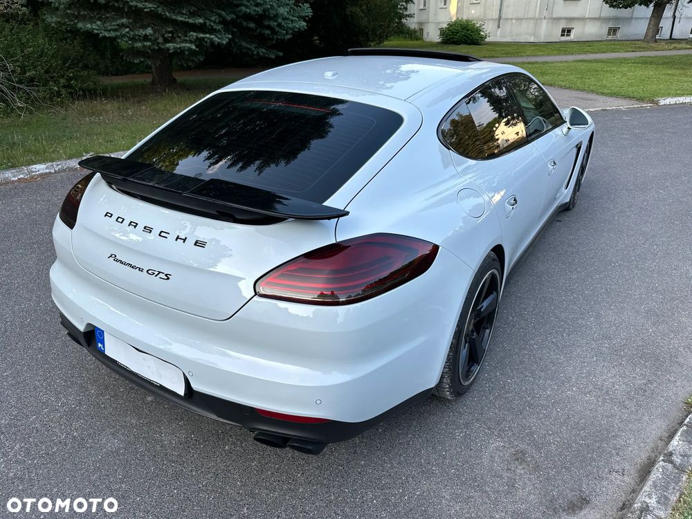 Porsche Panamera GTS PDK - 9