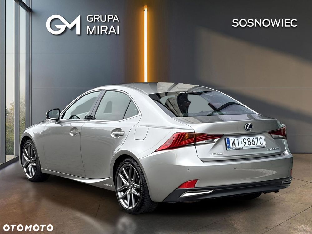 Lexus IS 300h F Sport Edition - 3