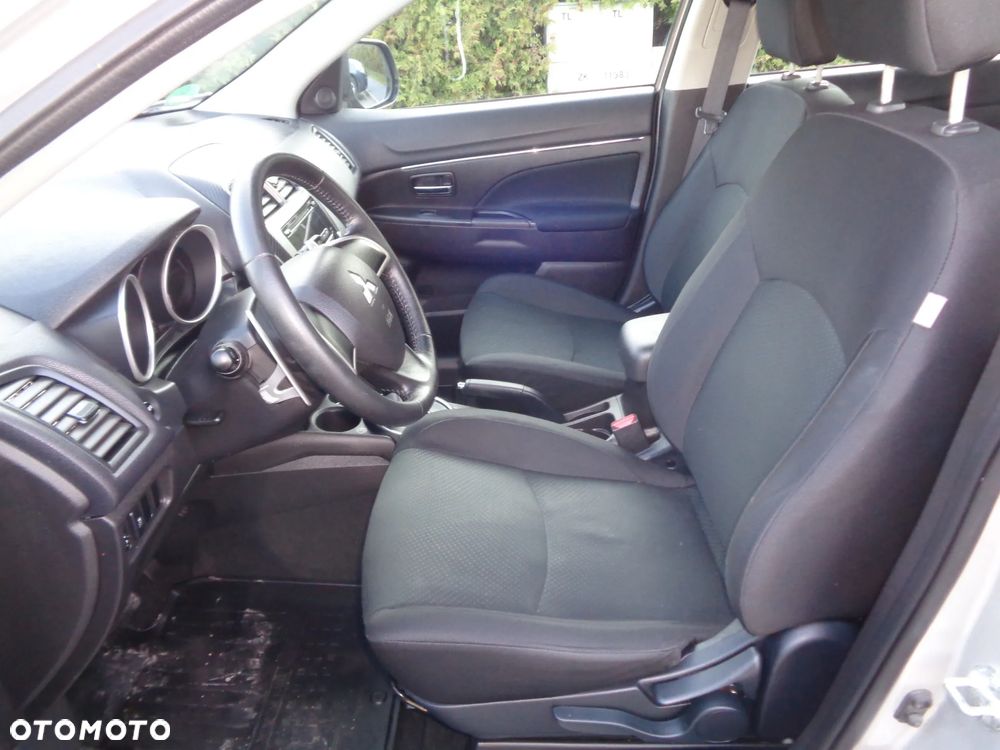 Mitsubishi ASX - 10