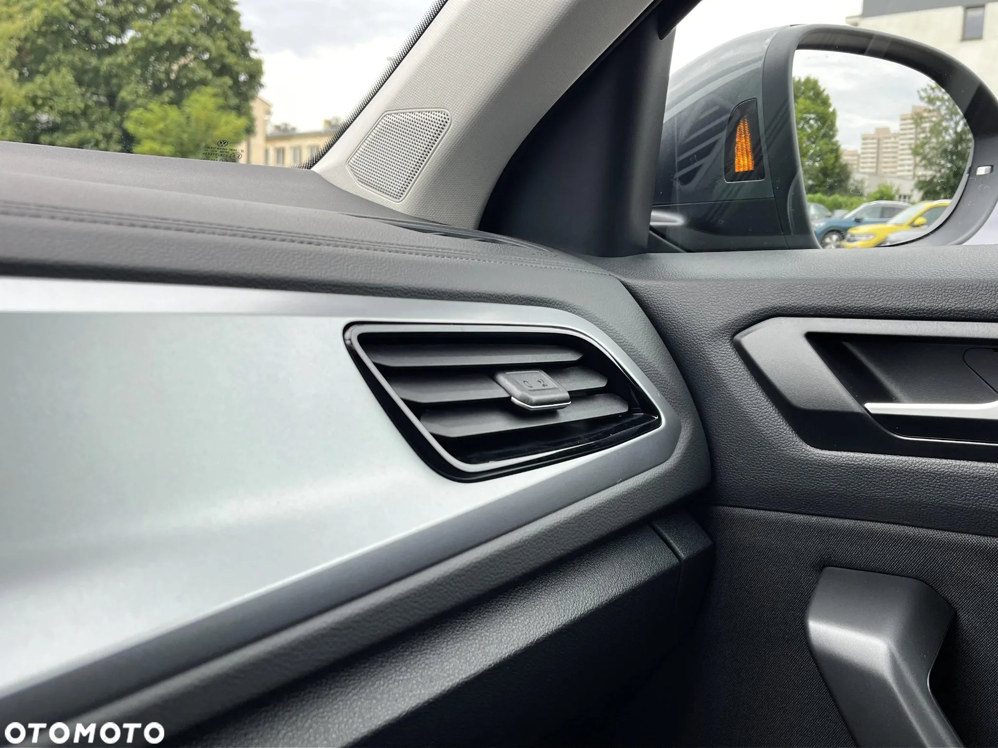 Volkswagen T-Roc 1.5 TSI Life Plus DSG - 23