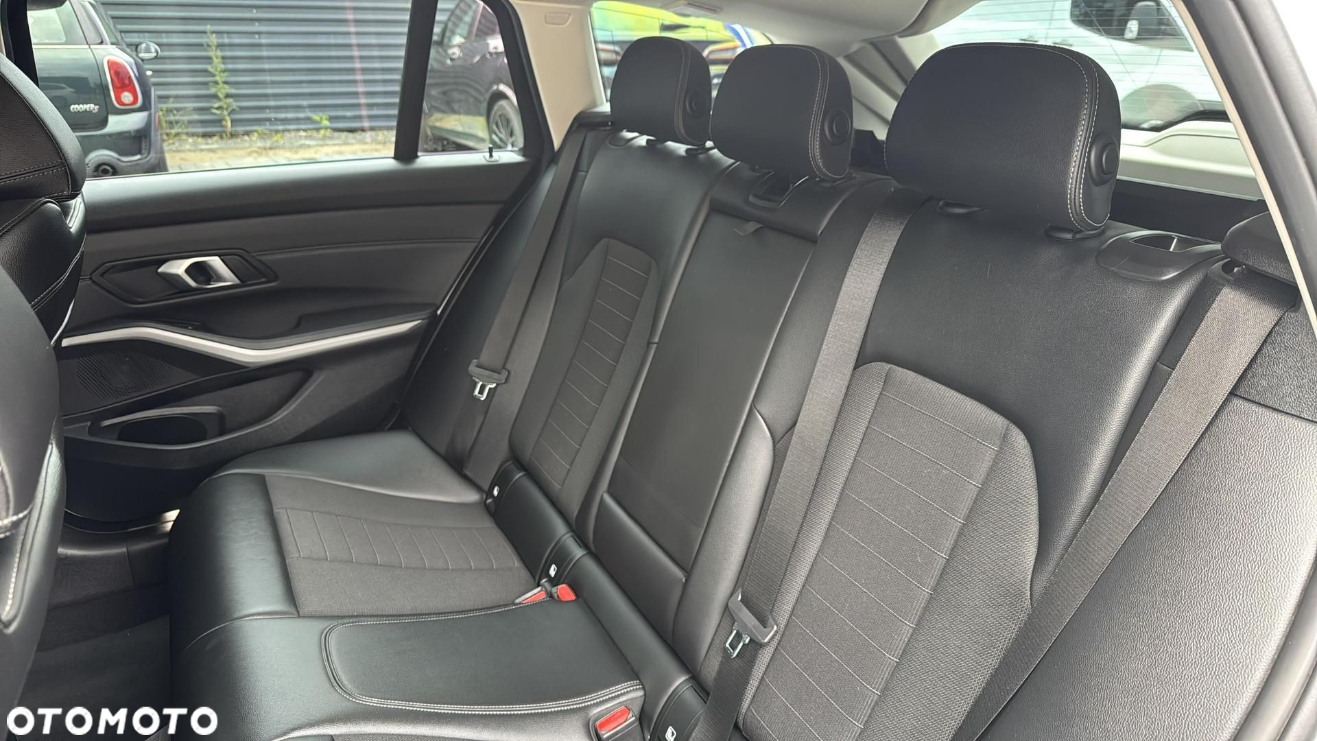 BMW Seria 3 318d - 18