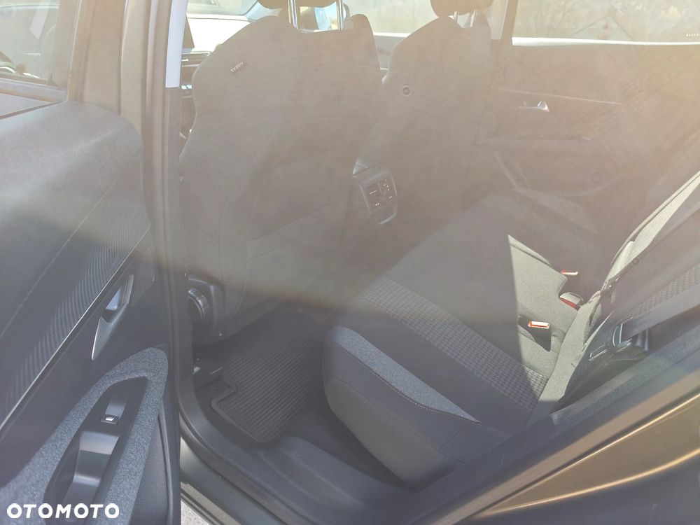 Peugeot 3008 1.6 BlueHDi Active S&S - 16