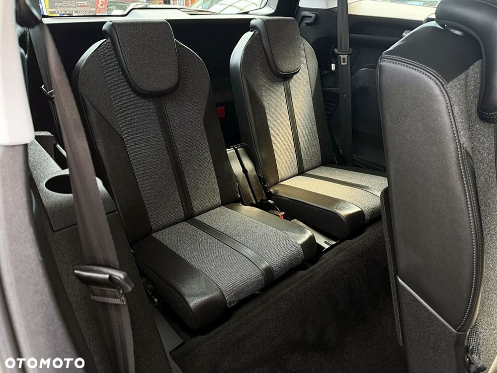 Peugeot 5008 - 17