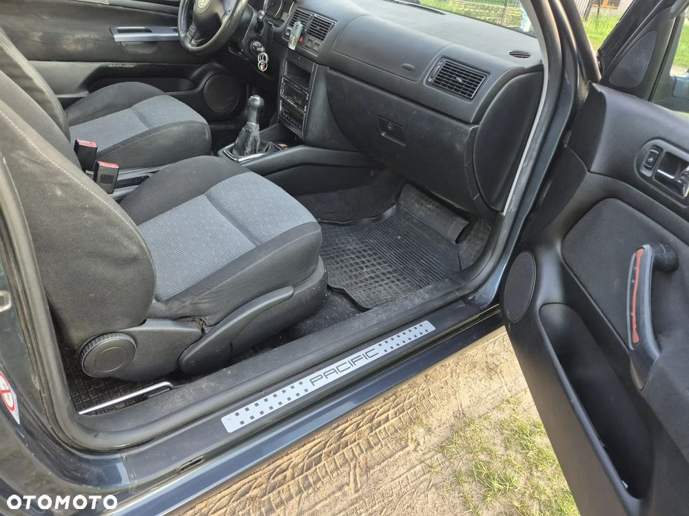 Volkswagen Golf 1.9 TDI Basis - 6