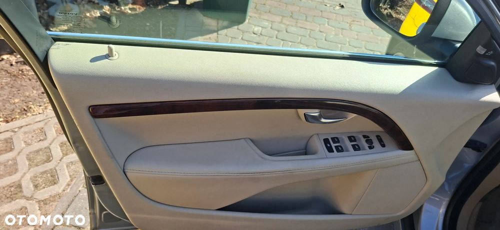 Volvo V70 T6 AWD Geartronic Momentum - 8