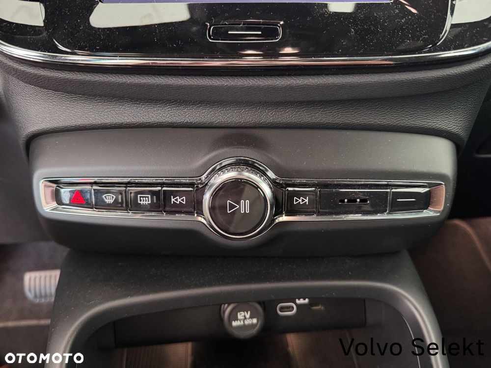 Volvo XC 40 - 25