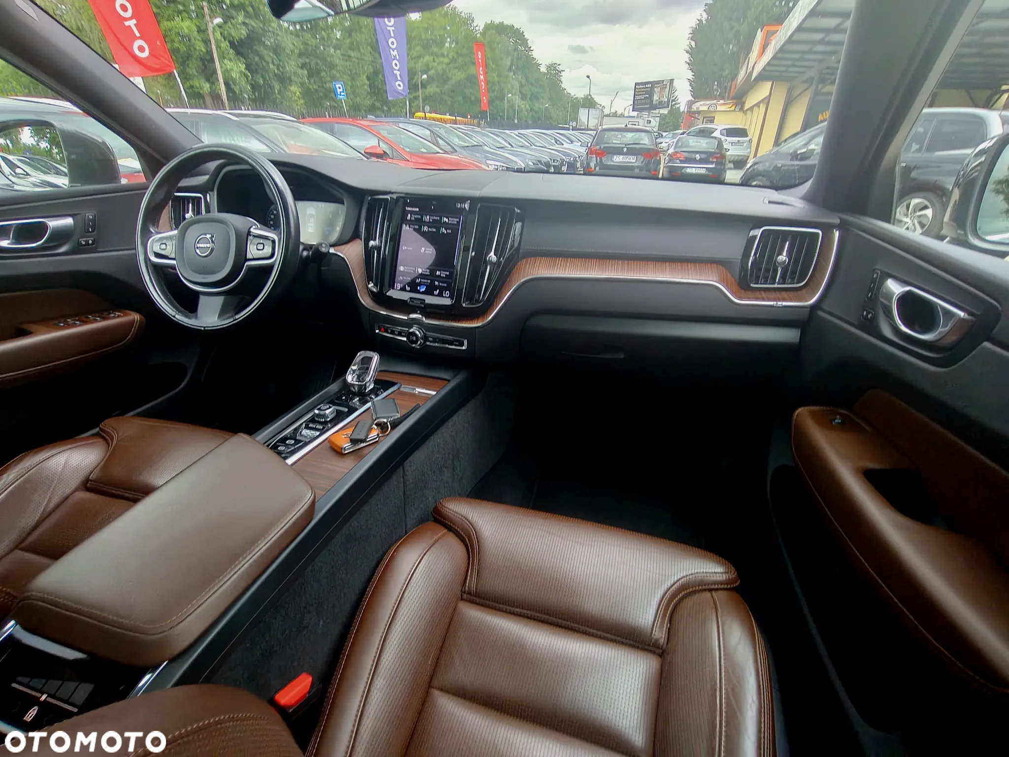 Volvo XC 60 B4 D AWD Geartronic Momentum Pro - 13