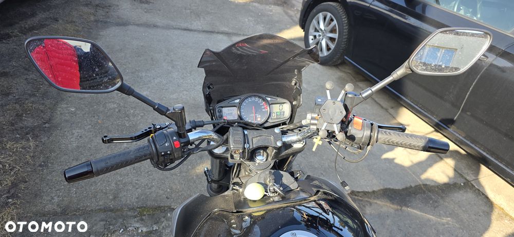 Suzuki GSR - 10