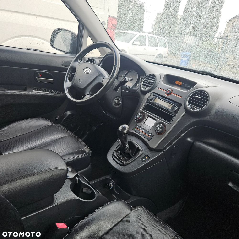 Kia Carens 2.0 CVVT LX Basis - 23