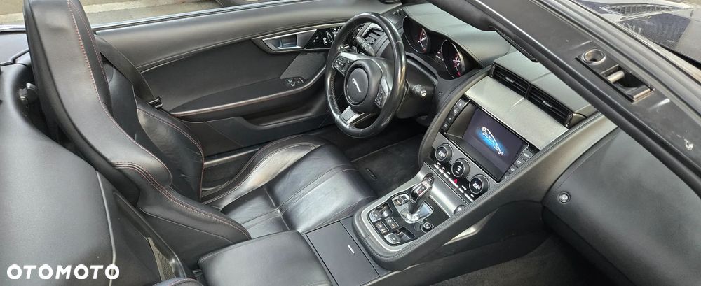 Jaguar F-Type R-Dynamic - 13