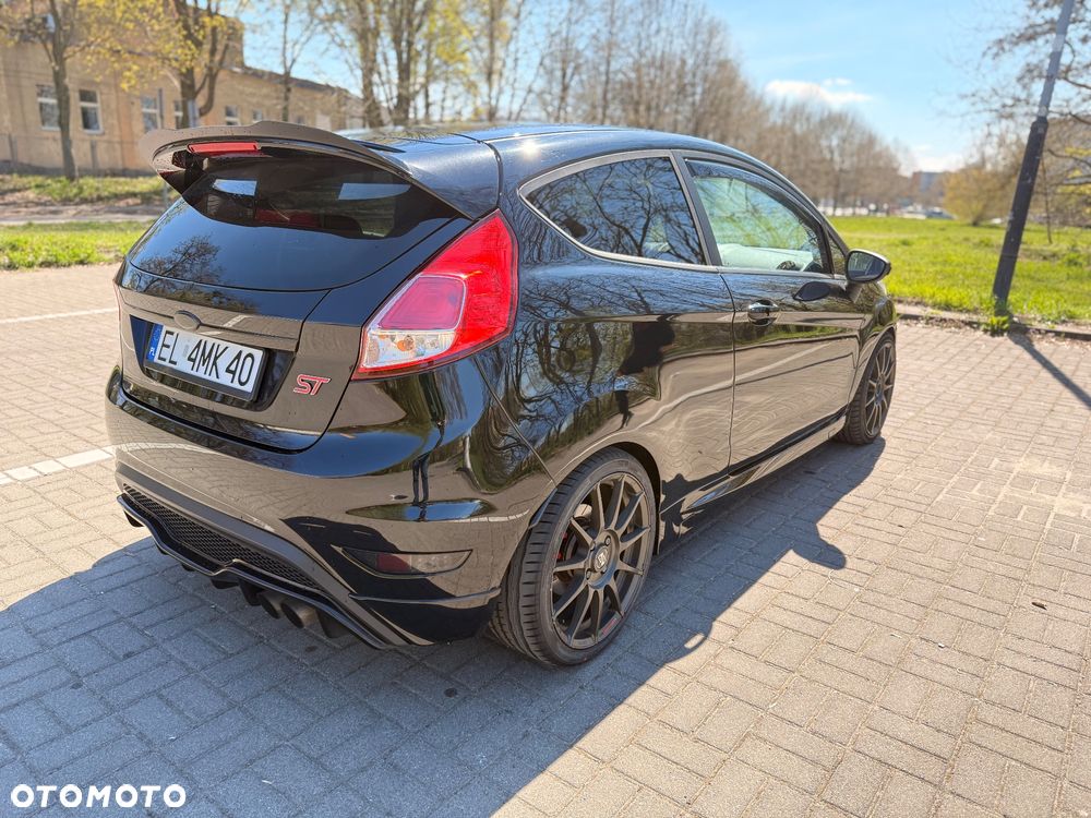 Ford Fiesta 1.6 EcoBoost ST - 13