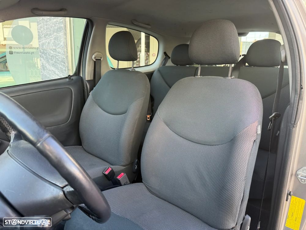 Toyota Yaris 1.0 Sol MMT AC - 7