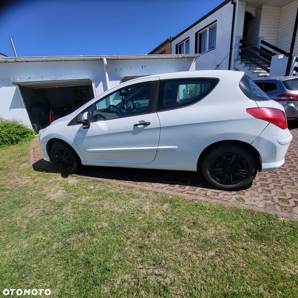 Peugeot 308 - 1