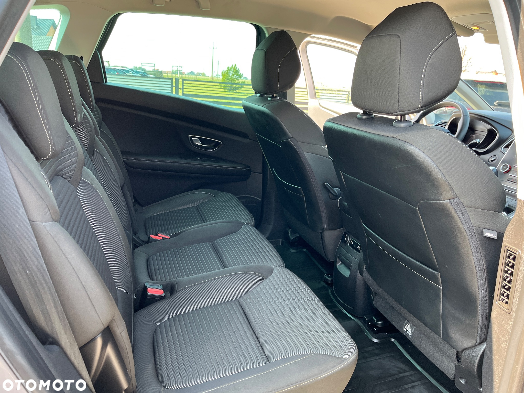 Renault Scenic BLUE dCi 120 EDC BUSINESS EDITION - 20