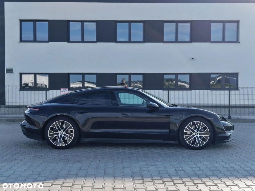 Porsche Taycan - 24