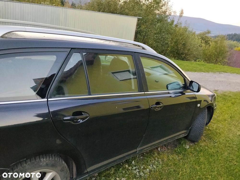 Toyota Avensis - 9
