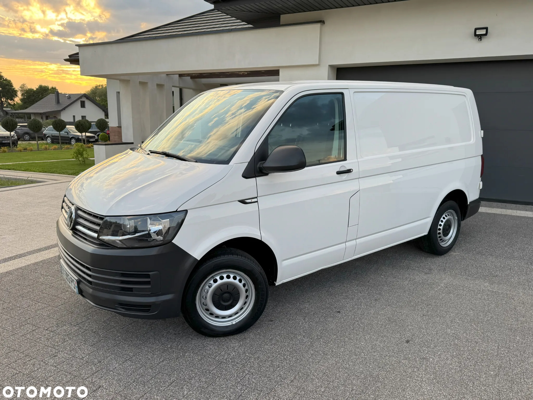Volkswagen Transporter - 4