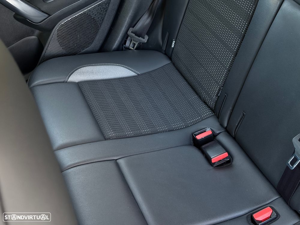 Peugeot 2008 1.2 PureTech Allure EAT6 - 30