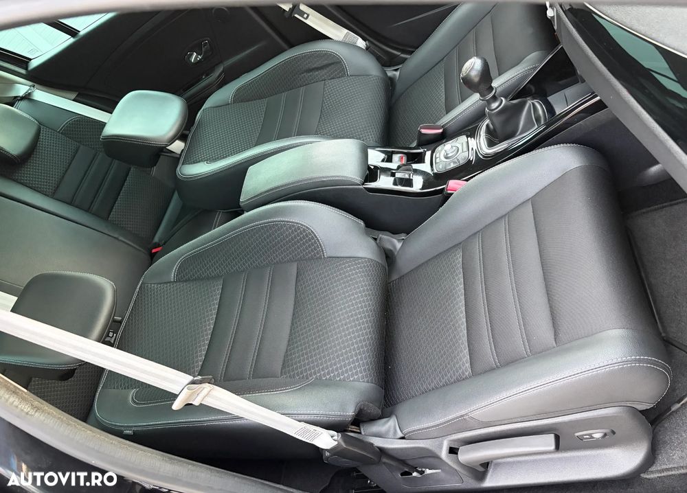 Renault Megane ENERGY TCe 130 Start & Stop Bose Edition - 7