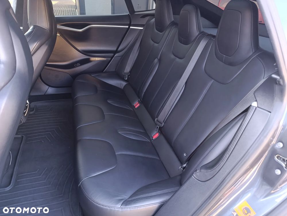 Tesla Model S - 16