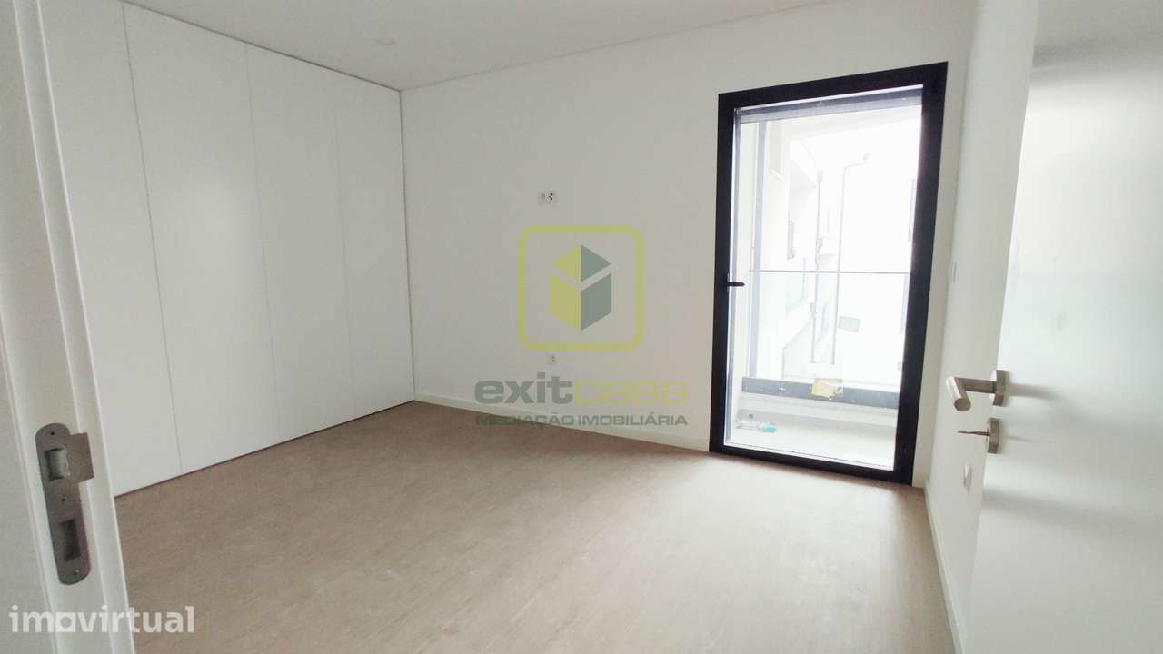Apartamento T3 Duplex com Terraços em Aveiro - Grande imagem: 4/19