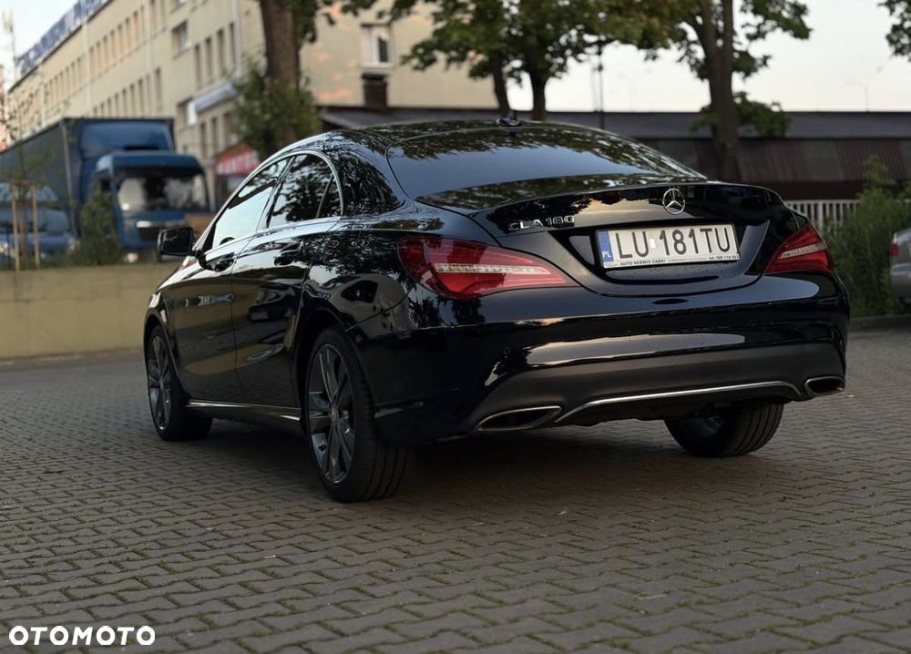 Mercedes-Benz CLA 180 7G-DCT - 4