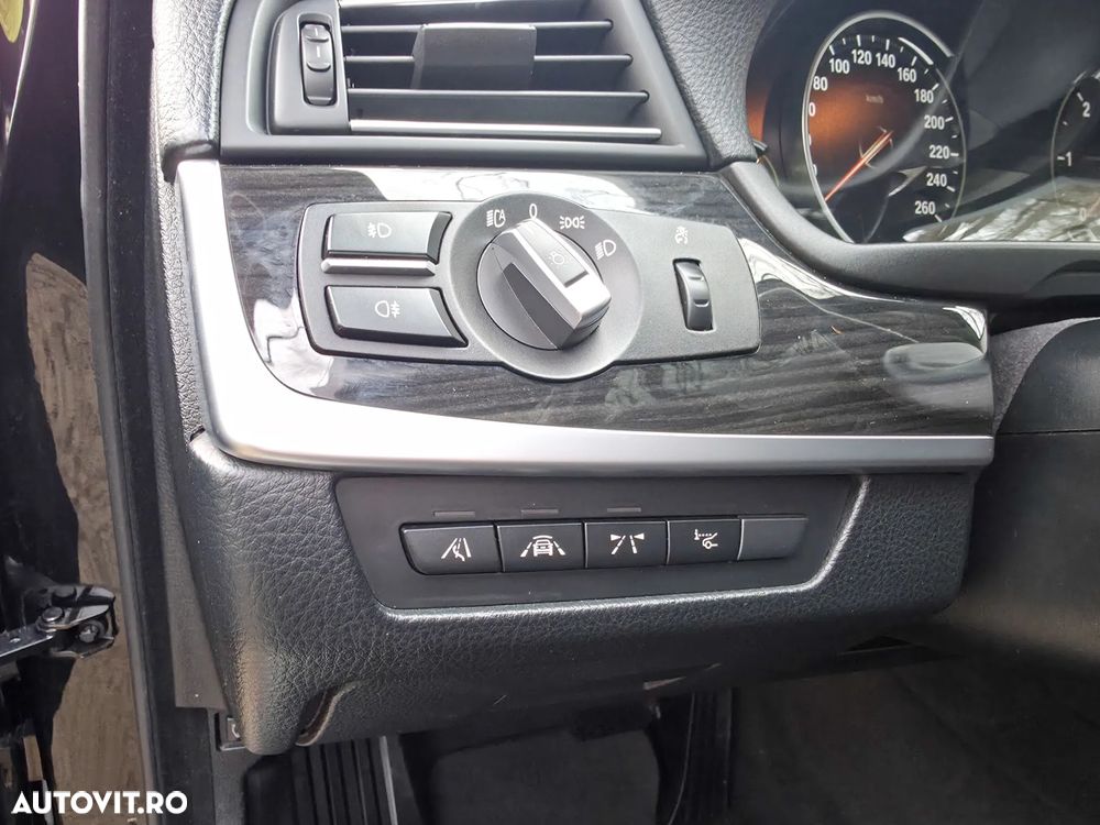 BMW Seria 5 530d xDrive AT - 17