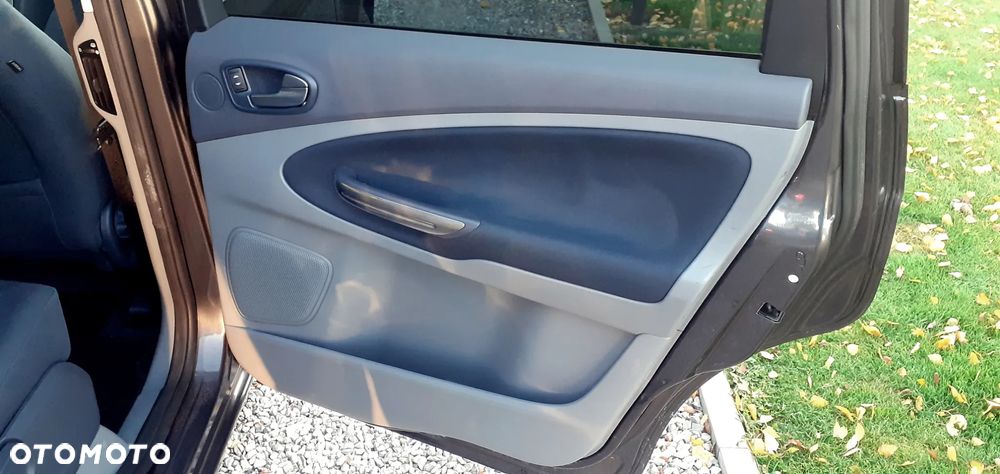 Ford Galaxy 2.0 Concept - 25