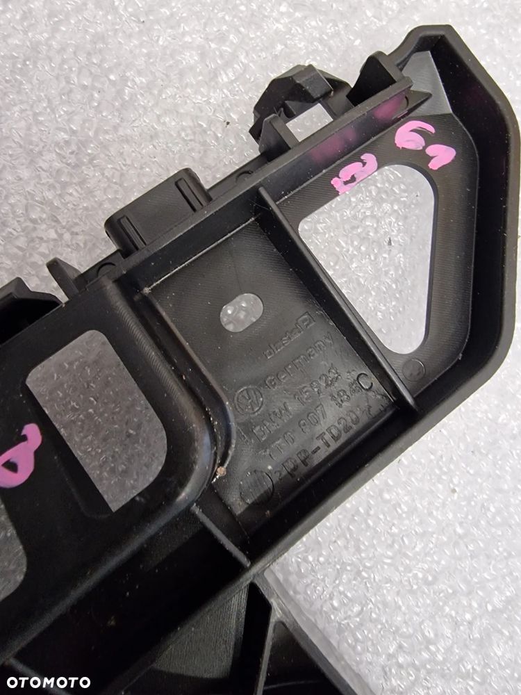 VW TOURAN II 10- PRAWY ŚLIZG / MOCOWANIE ZDERZAKA / BŁOTNIKA PRZEDNI PRZÓD , NR 1T0807184C , NR AUKCJI MS61 - 7