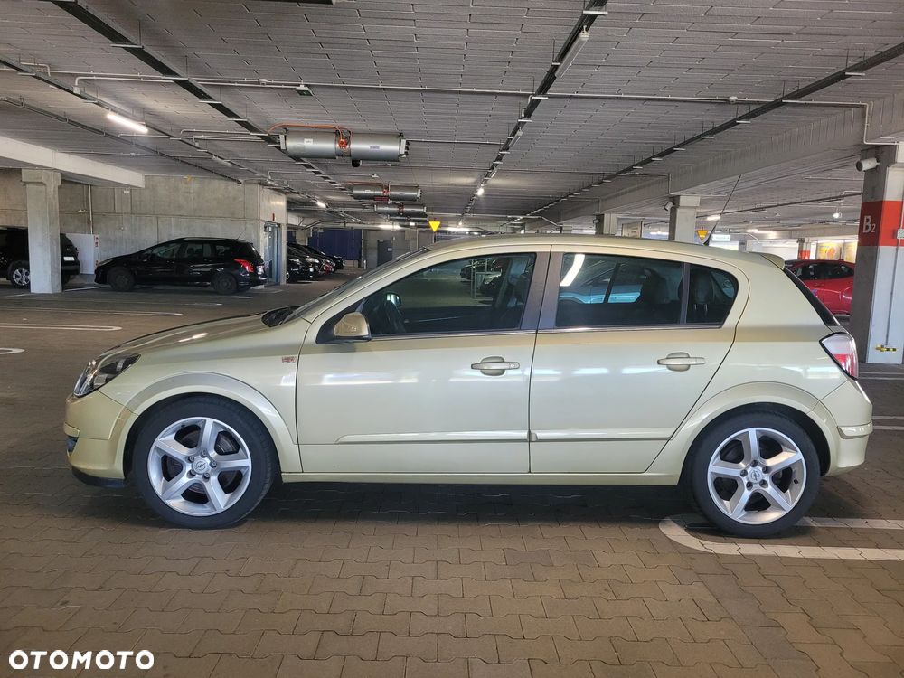 Opel Astra 2.0 Turbo Cosmo - 17