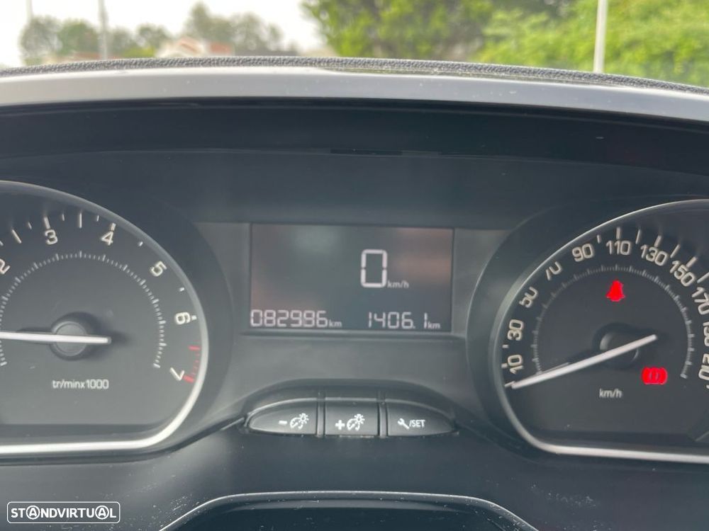 Peugeot 208 1.2 PureTech Style - 3