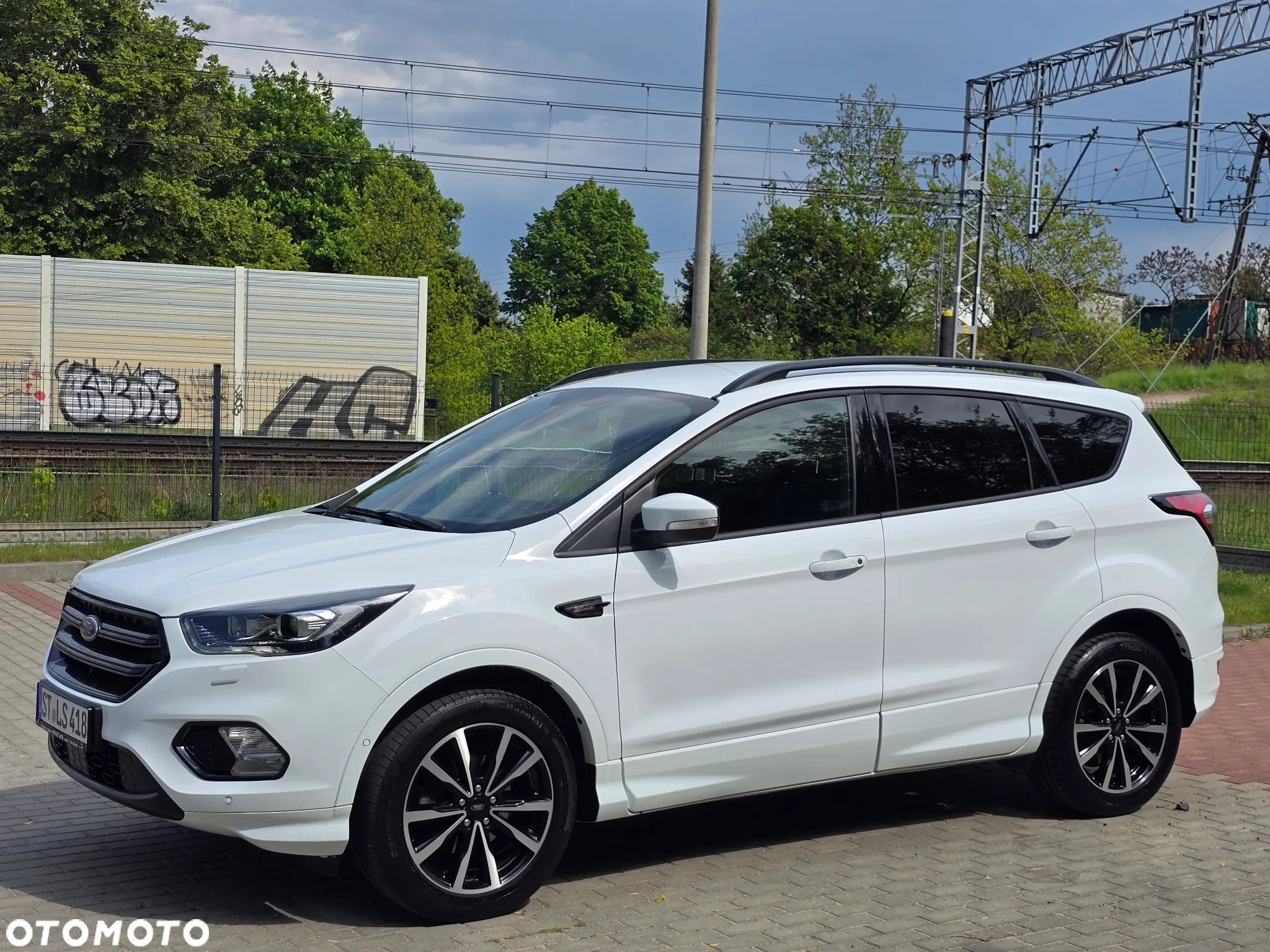 Ford Kuga 1.5 EcoBoost 2x4 ST-Line - 33