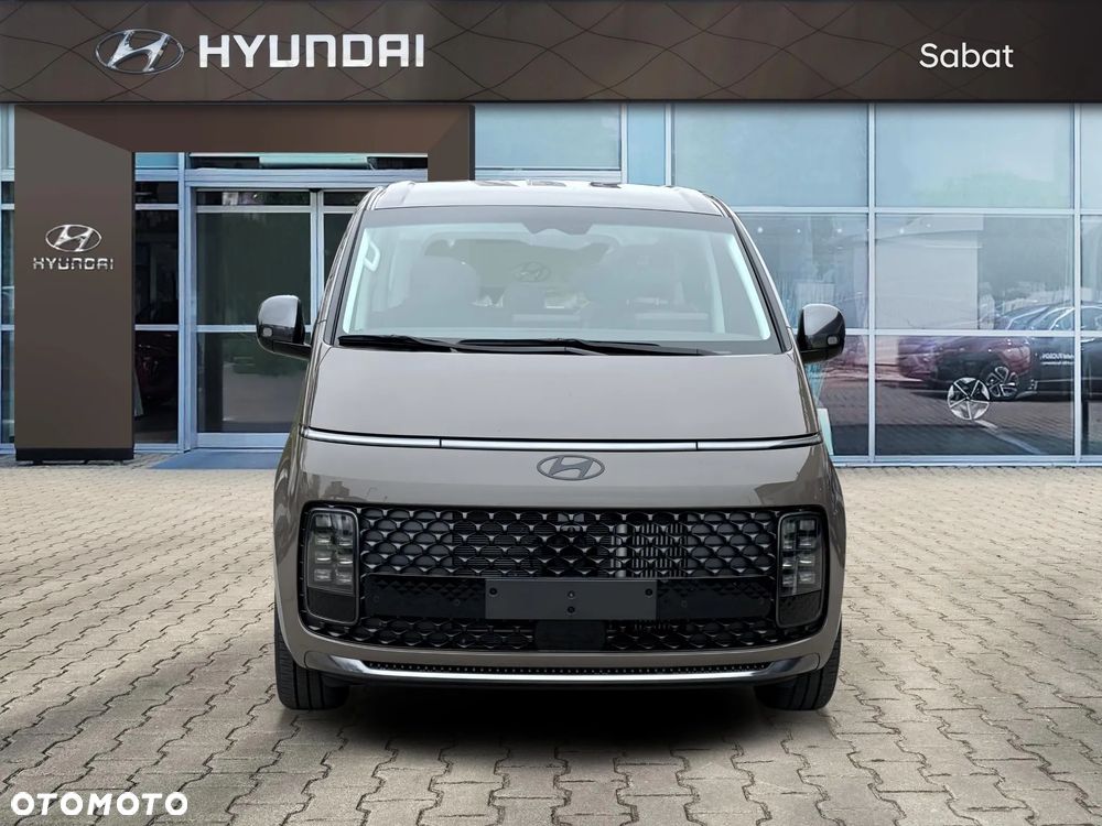 Hyundai Staria 1.6 T-GDI HEV Luxury - 8