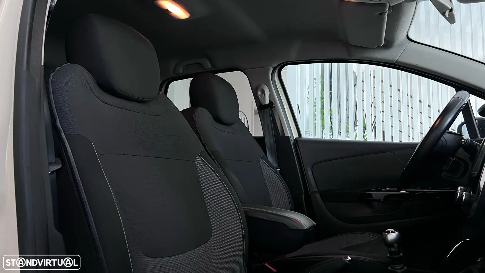 Renault Captur 1.2 TCe Exclusive - 25