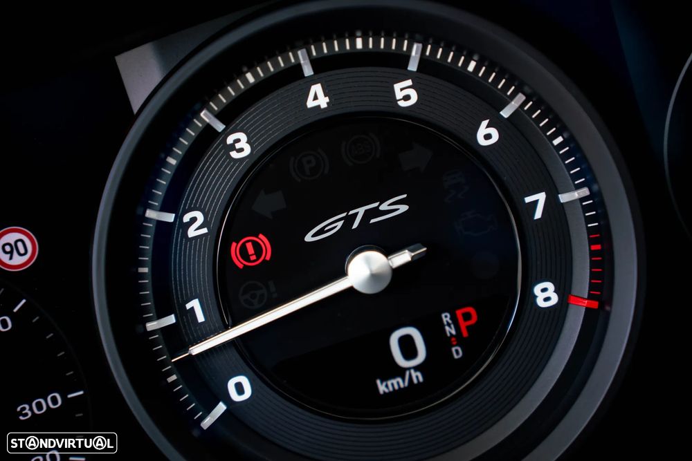 Porsche 911 (992) Carrera 4 GTS PDK - 38