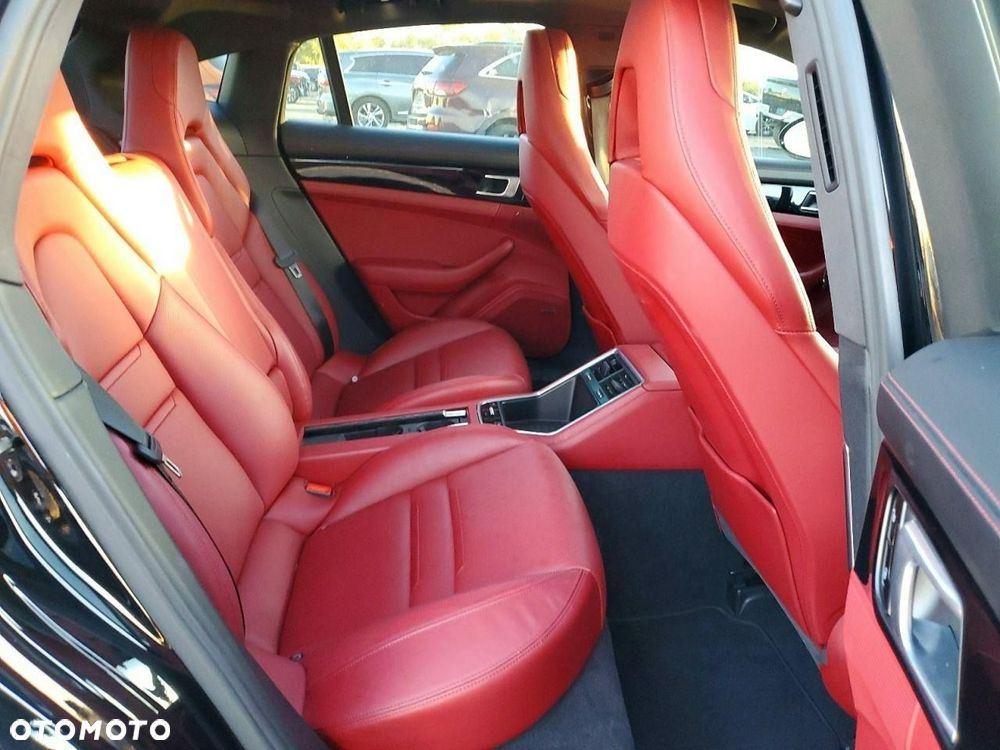 Porsche Panamera 4S - 10